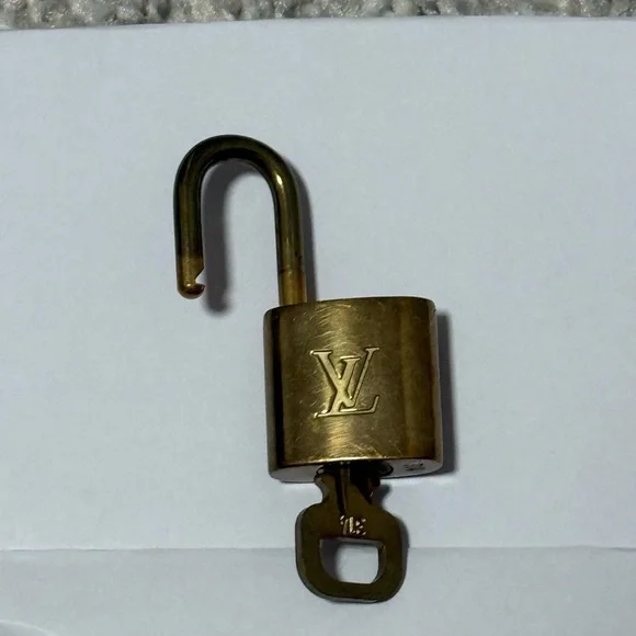 Louis Vuitton Lock & Key #314 Brass Gold Set - Picture 9 of 9